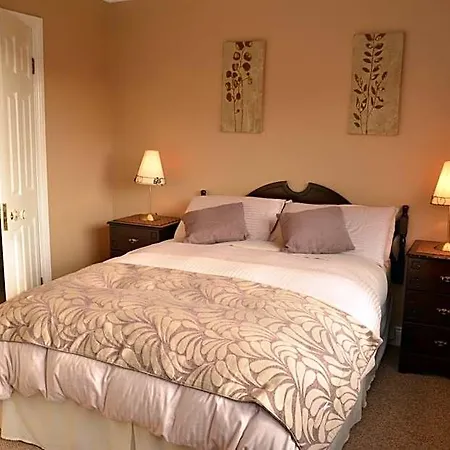 Dunross House Bed & Breakfast 3*
