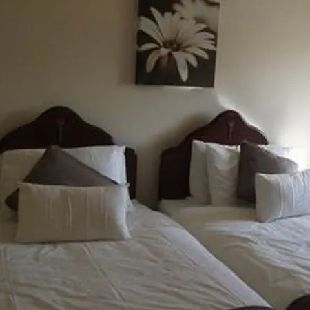 Bed & Breakfast Dunross House